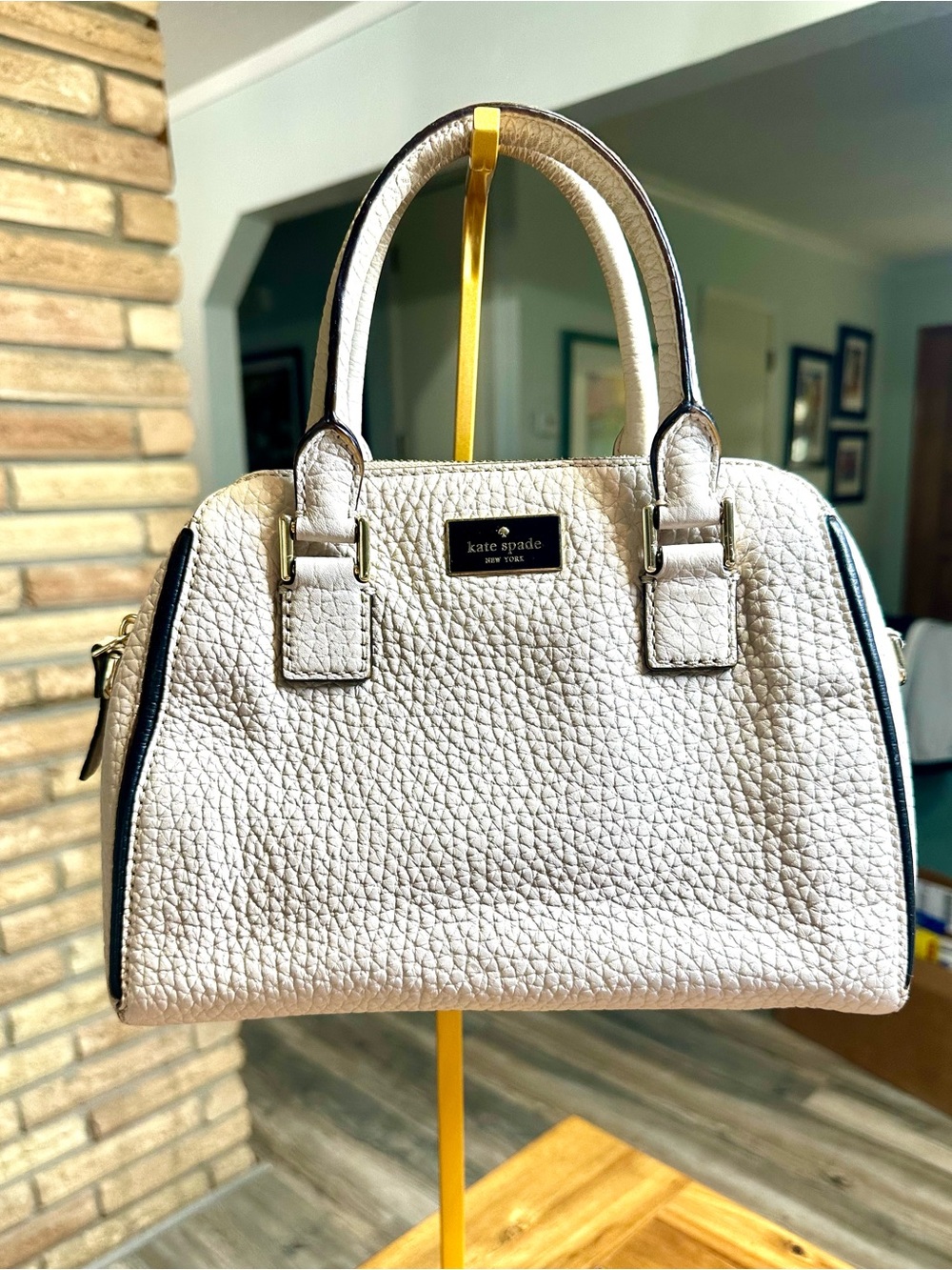 Kate Spade Prospect Place Small Pippa Cream Satchel
